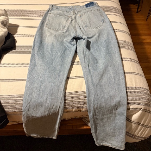 A&F 90s Straight Ultra High Rise - Picture 5 of 7